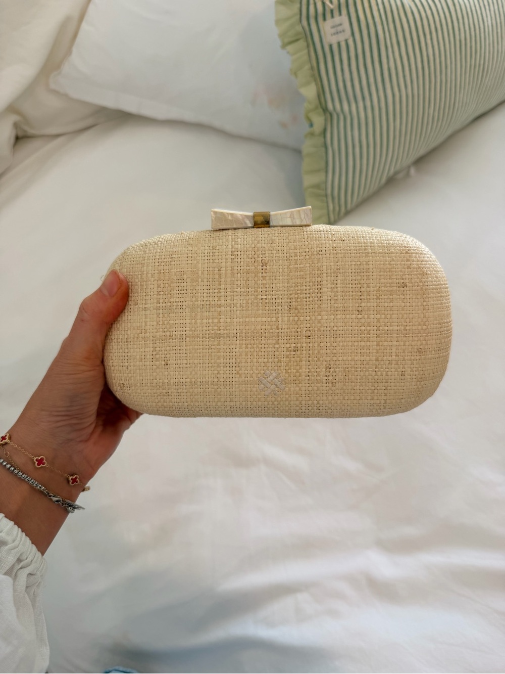 Neutral Straw Embroidered Clutch - Brand: - Picture 3 of 5